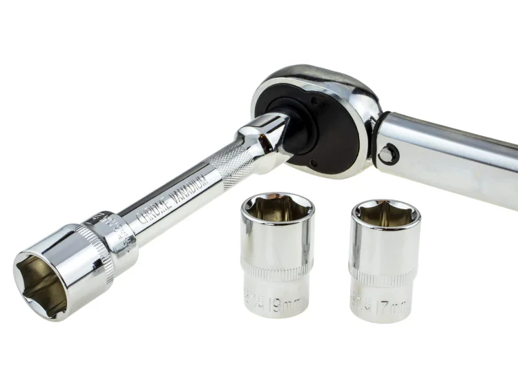 Klucz dynamometryczny 1/2" 28-210 NM z blokadą i nasadkami